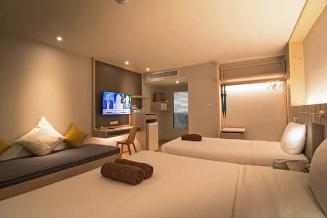 Baan Karon Resort-Deluxe Suite-2