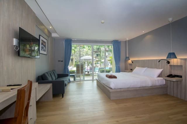 Baan Karon Resort-Deluxe Double Room-1