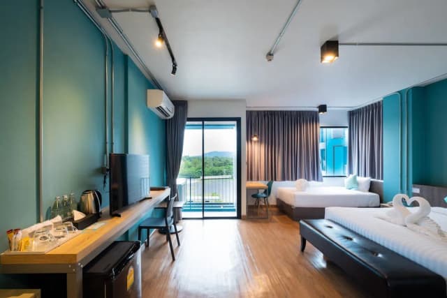 S.22 Hotel Suratthani-奢华三人房-1