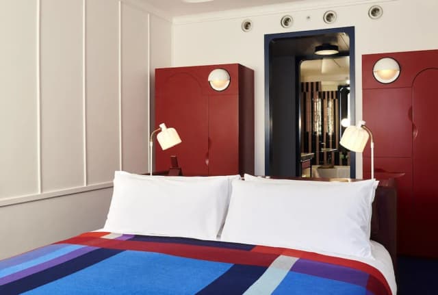 標準倫敦飯店-尊榮客房, 1 張特大雙人床-1