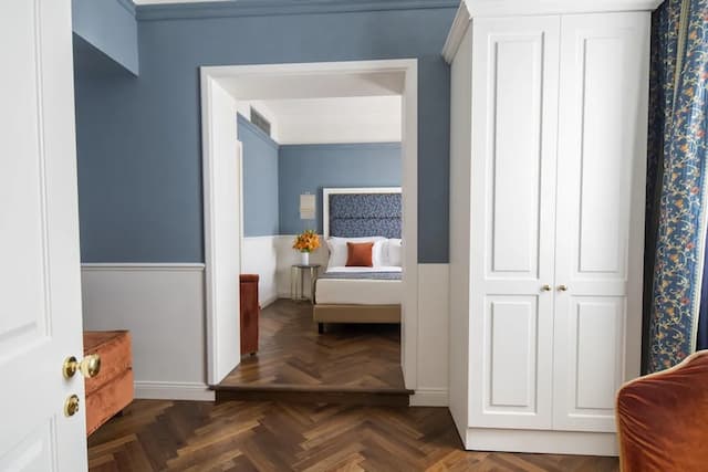 Rivoli Boutique Hotel-Deluxe Triple Room-2