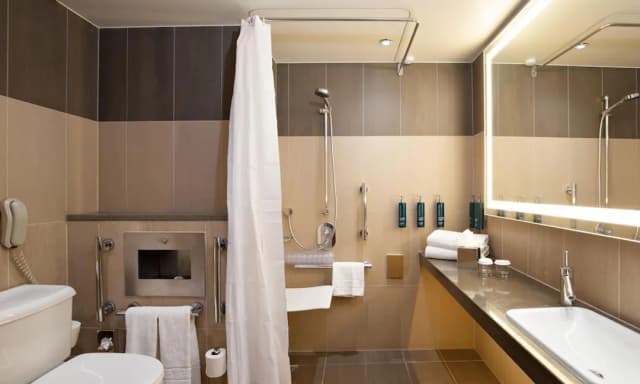 Hilton London Tower Bridge-Family Connecting Room-7