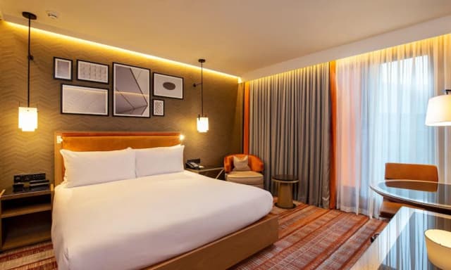 Hilton London Tower Bridge-Family Connecting Room-2