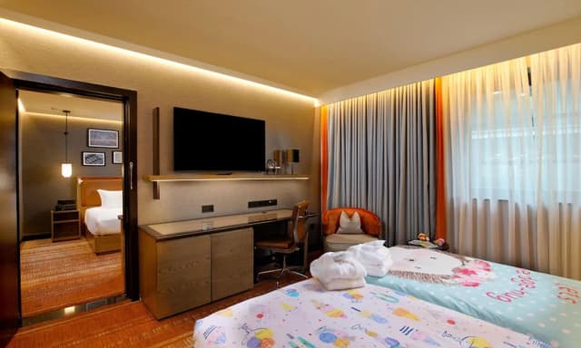 Hilton London Tower Bridge-Family Connecting Room-1