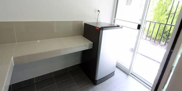 The Prima Residence-Deluxe Double Room-4