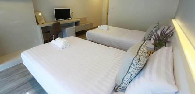 The Prima Residence-Basic Twin Room-5