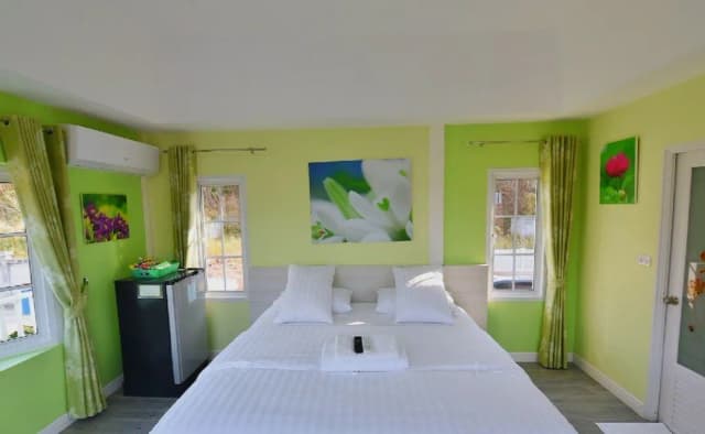 Bunny Hill Resort-Standard King Room with Balcony-13