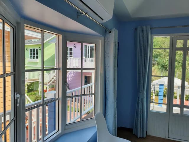 Bunny Hill Resort-Standard King Room with Balcony-34