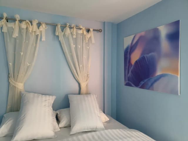 Bunny Hill Resort-Standard King Room with Balcony-3