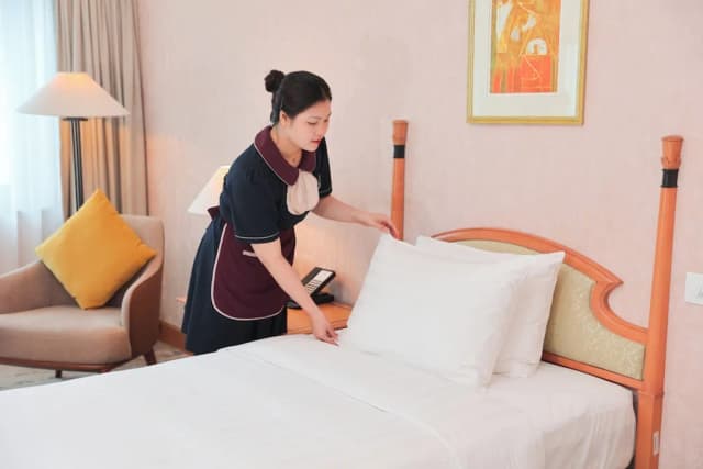 Hanoi Daewoo Hotel-Deluxe Twin Room, City View-6