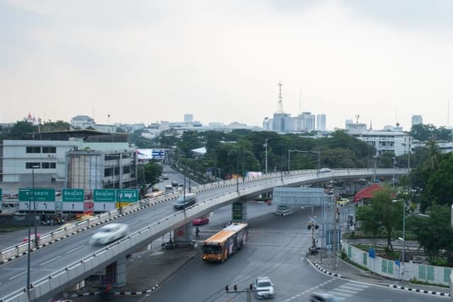 曼谷城市套房酒店-豪華雙人房-11