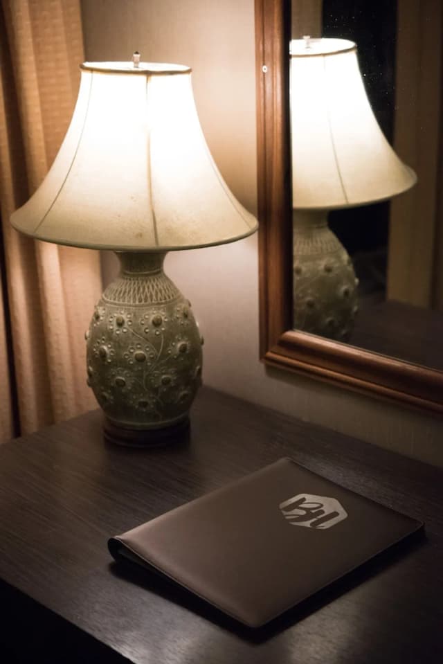 曼谷城市套房酒店-豪華雙人房-10