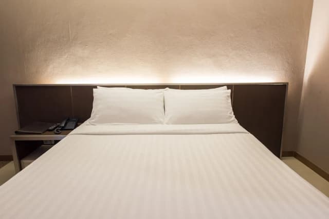 曼谷城市套房酒店-豪華雙人房-4