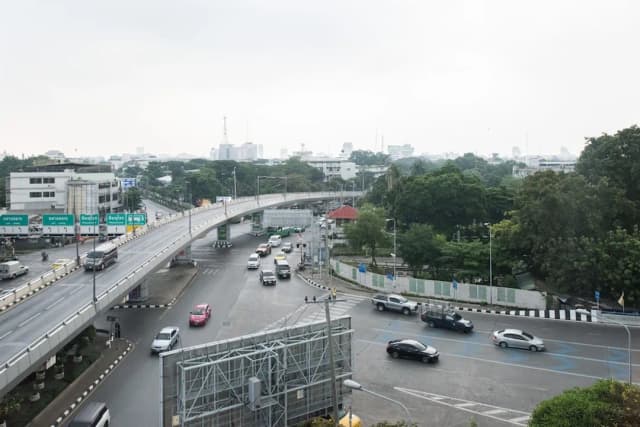 曼谷城市套房酒店-豪華雙人房-12