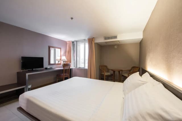 曼谷城市套房酒店-豪華雙人房-1