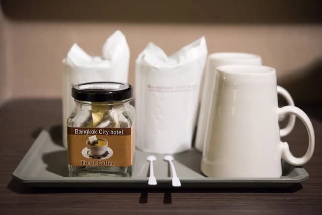 曼谷城市套房酒店-豪華雙床房-14