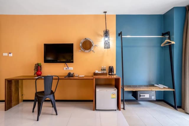 MeStyle Place Hotel-Standard Room, 1 King Bed, Balcony-2