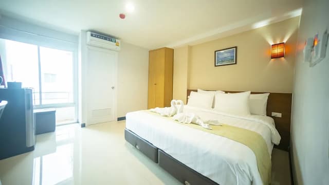 The Willing Hotel and Residence-Deluxe Room-1