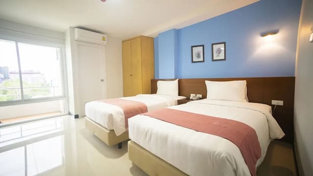 The Willing Hotel and Residence-Premium Twin Room-1