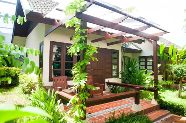 Montien House Chaweng Beach Resort-Deluxe Cottage Garden View-1