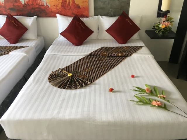 The Front Hotel and Apartment-Comfort Quadruple Room, Partial Ocean View-6
