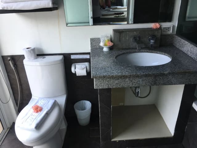 The Front Hotel and Apartment-Comfort Quadruple Room, Partial Ocean View-23