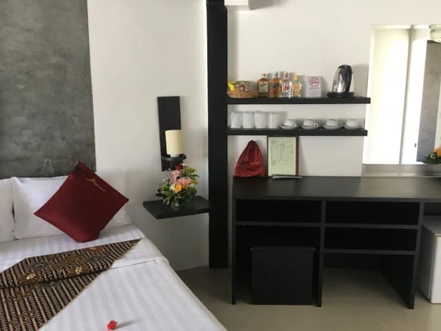 The Front Hotel and Apartment-Comfort Quadruple Room, Partial Ocean View-7
