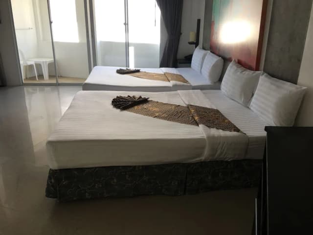 The Front Hotel and Apartment-Comfort Quadruple Room, Partial Ocean View-3