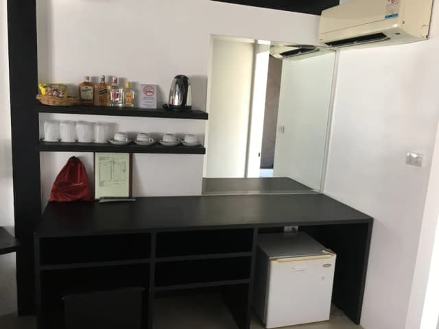 The Front Hotel and Apartment-Comfort Quadruple Room, Partial Ocean View-12