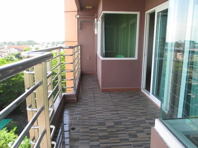 Nest n Rest Hotel-Deluxe Suite, 2 Bedrooms, Non Smoking, Bathtub-3