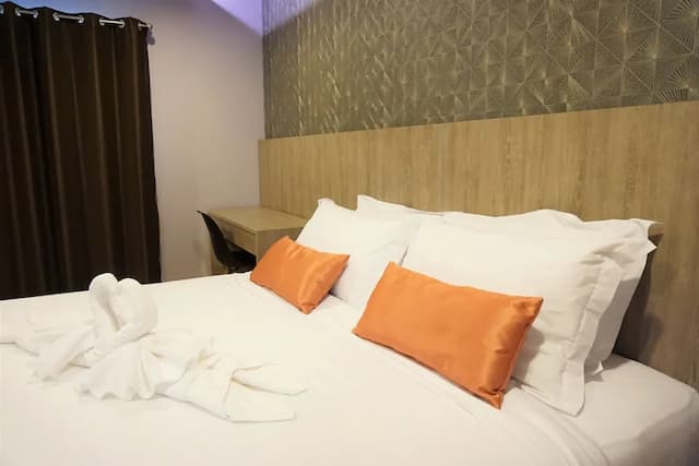 Nest n Rest Hotel-Studio, 1 King Bed, Non Smoking, Kitchenette-1
