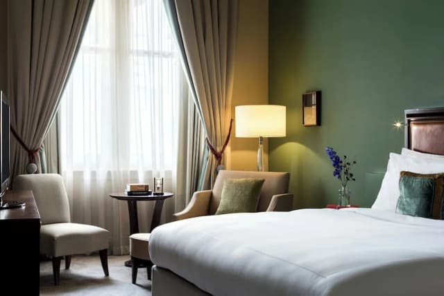 St. Pancras London, Autograph Collection ®-The Queen Victoria Suite-1