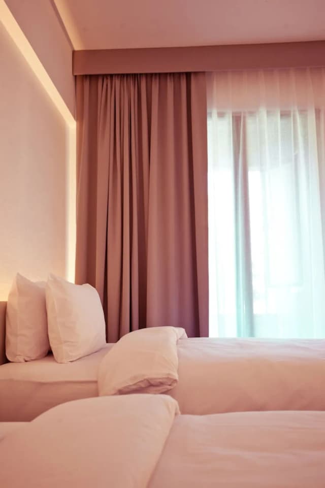 BED Phrasingh Hotel - Adults Only-Standard Twin Room (Adult Only)-2