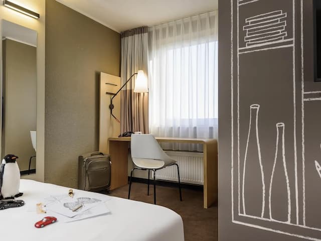 法蘭克福中心宜必思飯店-高級客房, 3 張單人床-2