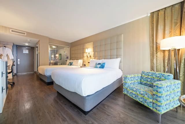 溫哥華布魯酒店-豪華四人房, 2 張加大雙人床, 露台-2