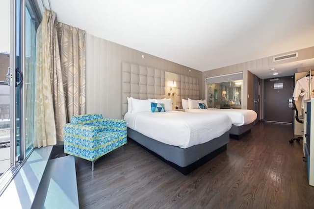 溫哥華布魯酒店-豪華四人房, 2 張加大雙人床, 露台-1