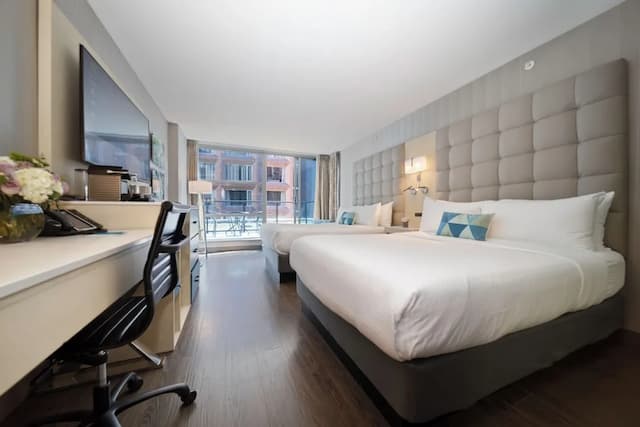 溫哥華布魯酒店-豪華四人房, 2 張加大雙人床, 露台-4