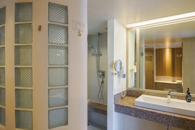 Katathani Phuket Beach Resort-Deluxe Room (Bhuri Wing)-7