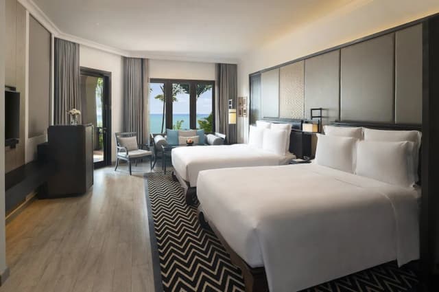 InterContinental Pattaya Resort by IHG-Junior Suite, 2 Queen Beds, Club Lounge Access, Ocean View-1