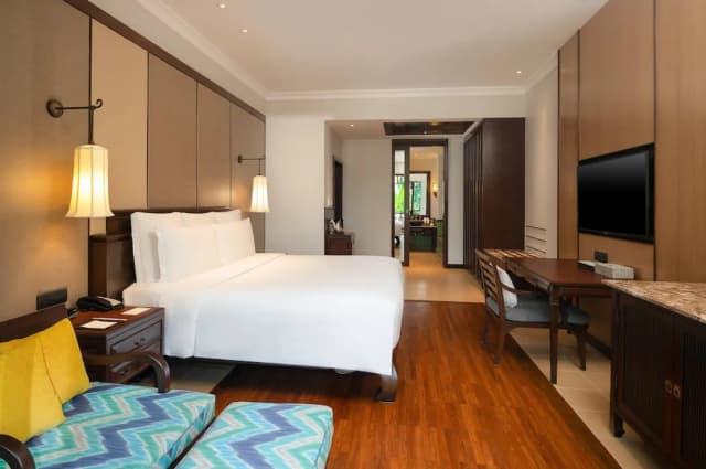 InterContinental Pattaya Resort by IHG-Classic Room, 1 King Bed, Garden View-2