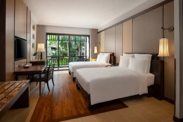InterContinental Pattaya Resort by IHG-Classic Room, Multiple Beds, Garden View-1