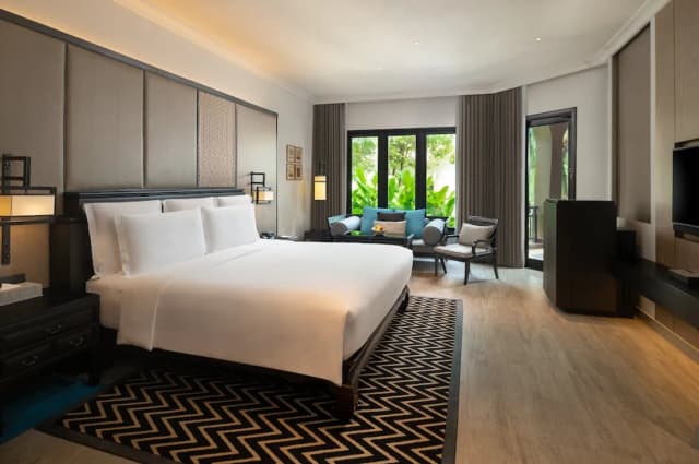 InterContinental Pattaya Resort by IHG-Junior Suite, 1 King Bed, Club Lounge Access, Garden View-11