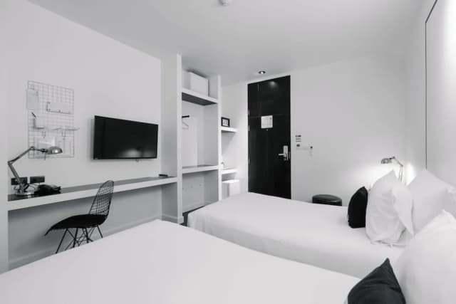 Blu Monkey Hub and Hotel Phuket-Deluxe Twin with outside Bathtub - Free Co-Working space 24 hrs.-3