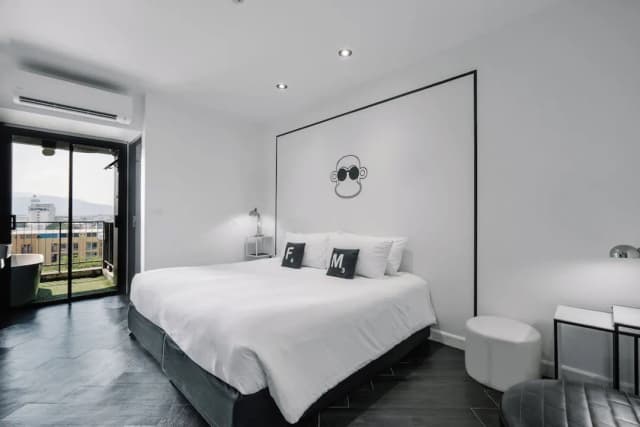 Blu Monkey Hub and Hotel Phuket-Deluxe King with outside Bathtub - Free Co-Working space 24 hrs.-1