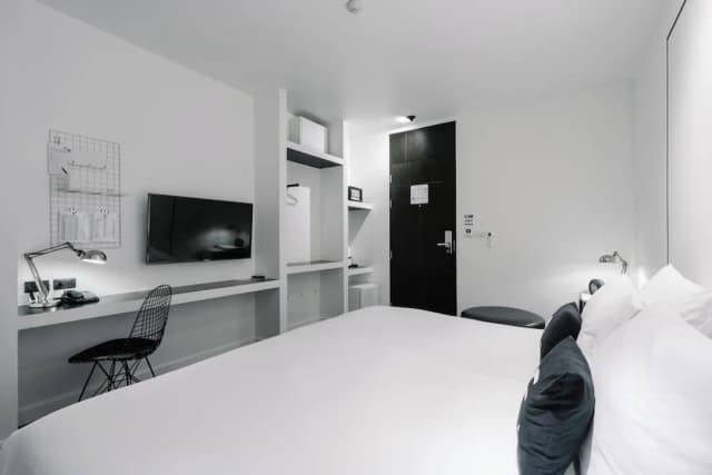 Blu Monkey Hub and Hotel Phuket-Deluxe King with outside Bathtub - Free Co-Working space 24 hrs.-5