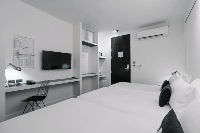Blu Monkey Hub and Hotel Phuket-Deluxe Triple - Free Co-Working space 24 hrs.-3