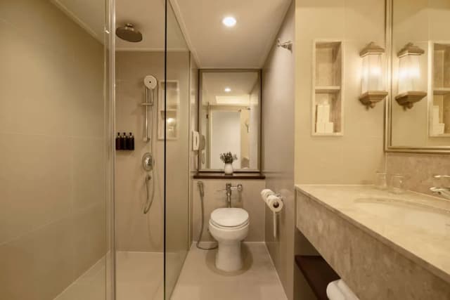 Dusit Thani Pattaya-Premium Room, 1 King Bed, Sea View-5