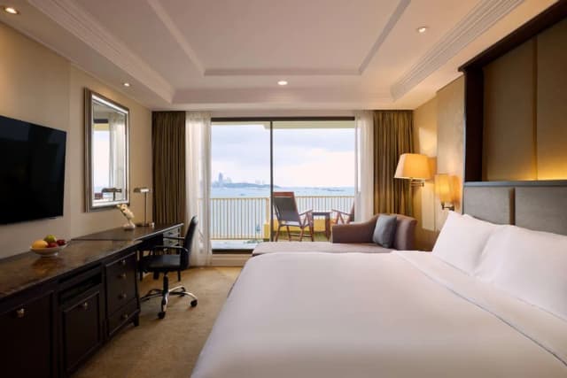 Dusit Thani Pattaya-Club Room, 1 King Bed-1