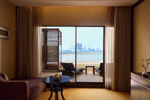 Dusit Thani Pattaya-Club Grand Room Two Queen-1