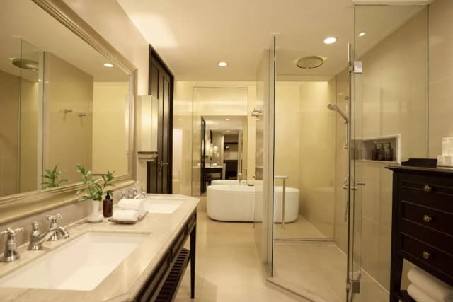 Dusit Thani Pattaya-Club Grand Room Two Queen-7